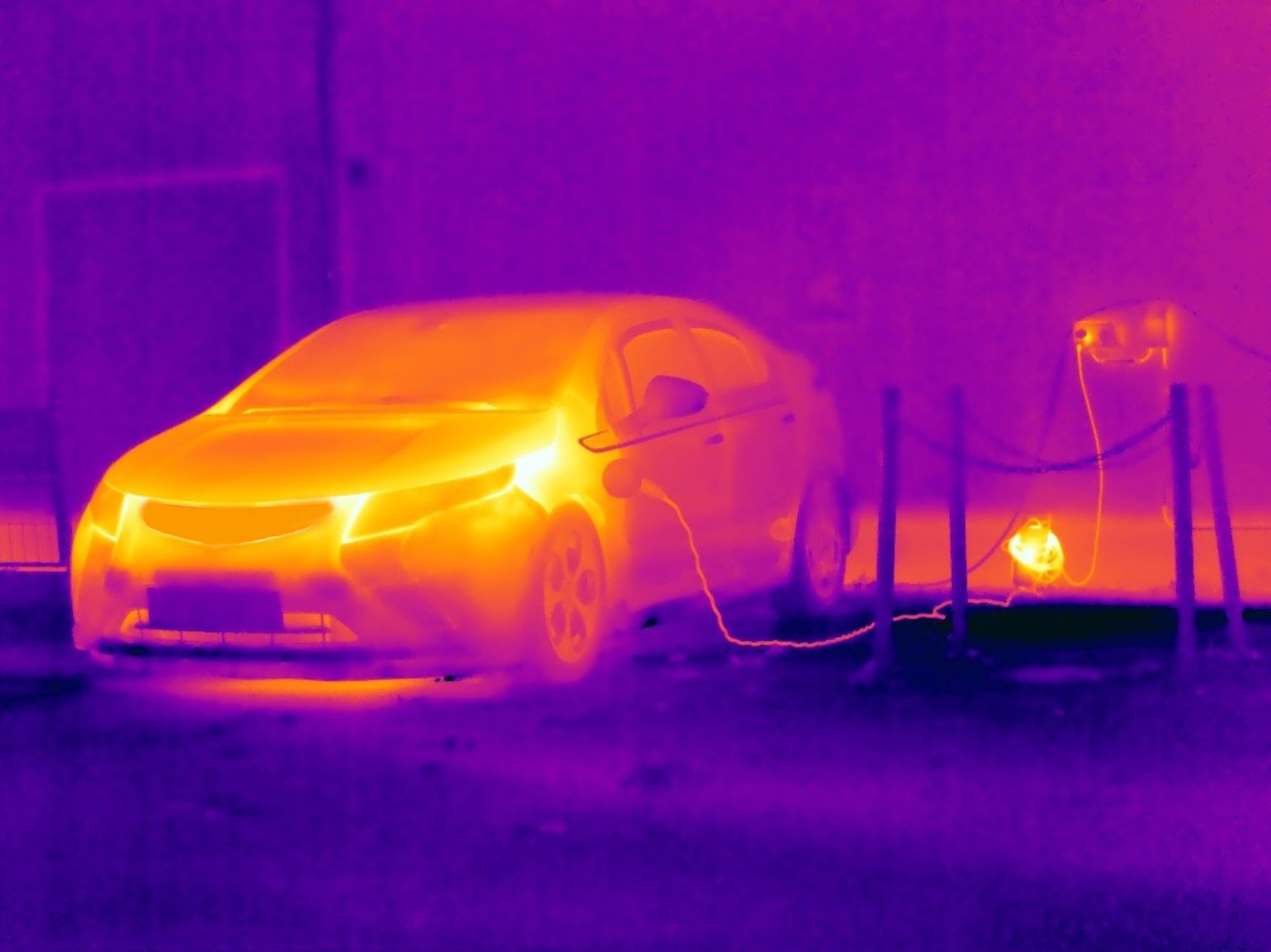 E-auto IR-Überprüfung einer mobilen Ladestation